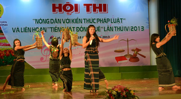 Một tiết mục tại Liên hoan