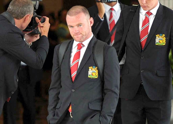 Man Utd: Không bán Rooney thì 'loạn' mất!