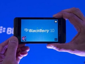  Mẫu smartphone BlackBerry 10. (Nguồn: The Canadian Press)