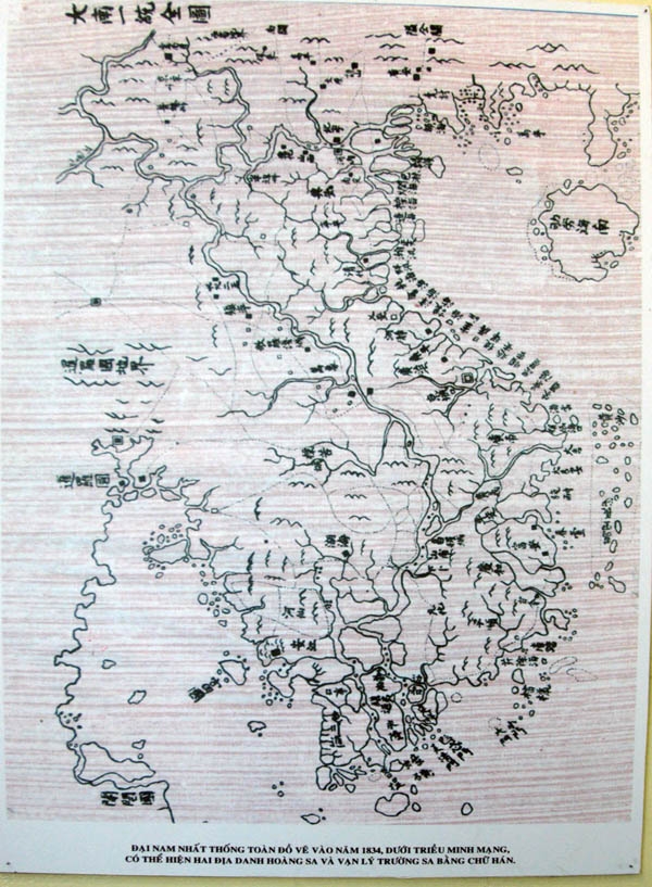 Bản đồ cổ dưới thời vua Minh Mạng nhà Nguyễn khẳng định hai địa danh Vạn lý Trường Sa và Hoàng Sa thuộc chủ quyền của Việt Nam
