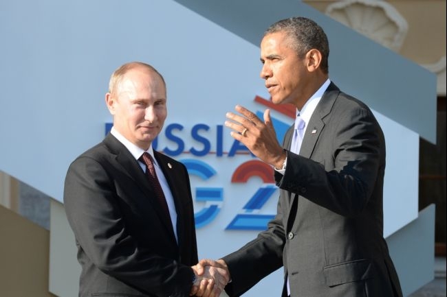 Tổng thống Nga Vladimir Putin và Tổng thống Mỹ Barack Obama bắt tay tại Hội nghị G-20.