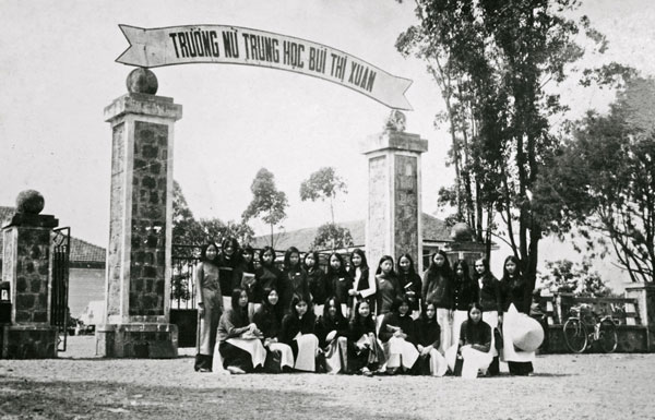 Nữ sinh Trường Trung học Bùi Thị Xuân - Đà Lạt những năm 60 thế kỷ XX