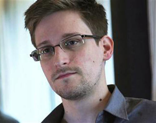 Edward Snowden đang bị truy nã và tị nạn tại Nga. Ảnh: Reuters