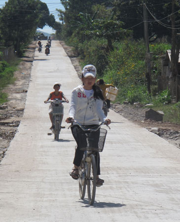 Đường thôn ngõ xóm khang trang