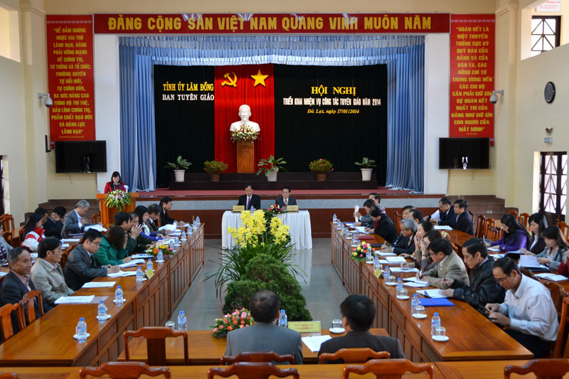 Toàn cảnh hội nghị.