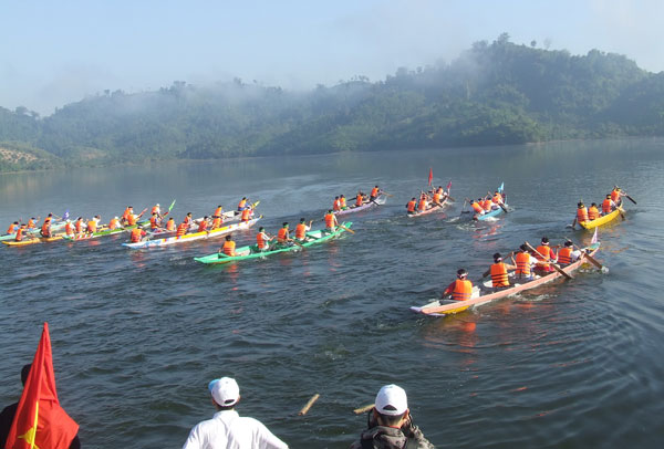 Đua nhau về đích