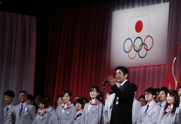 Thủ tướng Nhật Bản Shinzo Abe trong một buổi lễ vinh danh các vận động viên tham dự Olympic Sochi 2014 hôm 20/1/2014