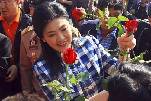 Thủ tướng Yingluck được người dân quê nhà chào đón nhiệt liệt