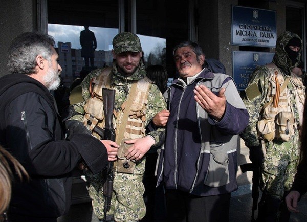 Quân đội Ukraine hiện đã bao vây chặt thành phố miền Đông Slavyanks. (Ảnh: AFP)