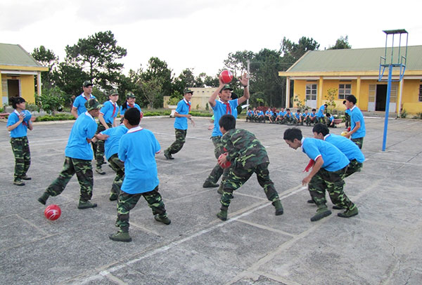 Các em thanh - thiếu niên trong HKQĐ 2013