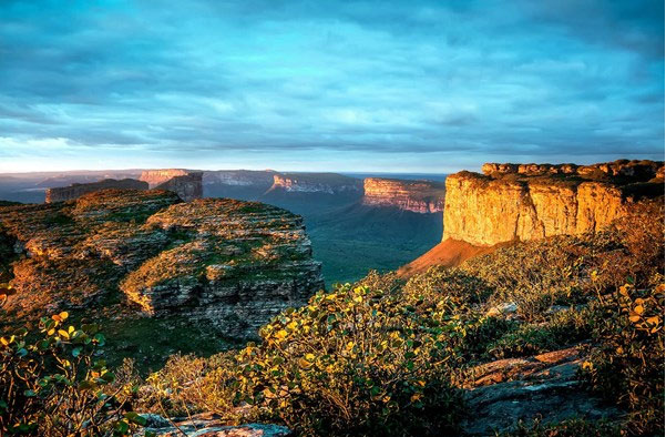 Công viên quốc gia Chapada Diamantina đẹp như một bức tranh được tạo nên từ những khối đá và rừng cây xen kẽ