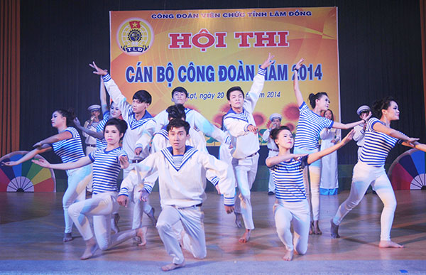 Gần 50 thí sinh tham gia Hội thi &quot;Cán bộ công đoàn&quot; năm 2014