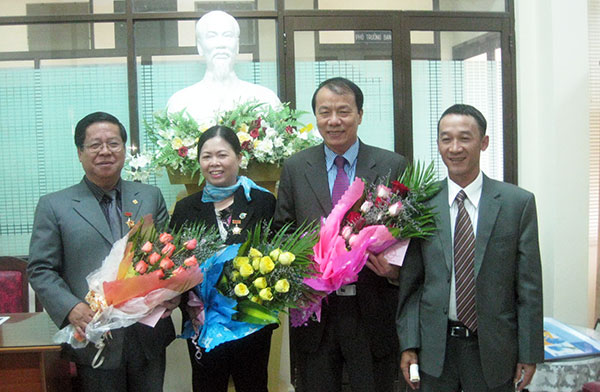 3 đồng chí lãnh đạo Ban Tuyên giáo Tỉnh ủy được nhận Kỷ niệm chương Vì sự nghiệp Tuyên giáo