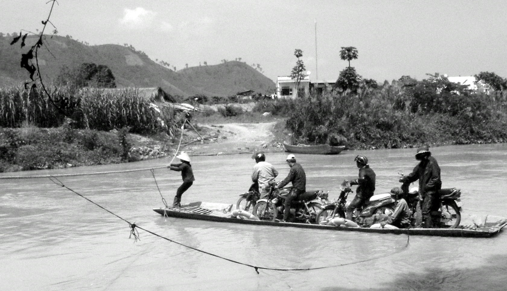 Ẩn họa từ những chuyến đò 