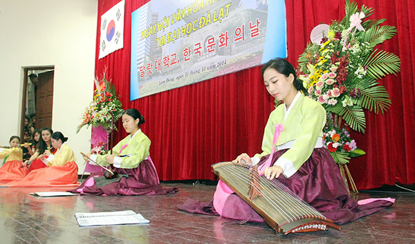 Sôi động Ngày hội Văn hóa Hàn Quốc lần thứ nhất tại Đại học Đà Lạt