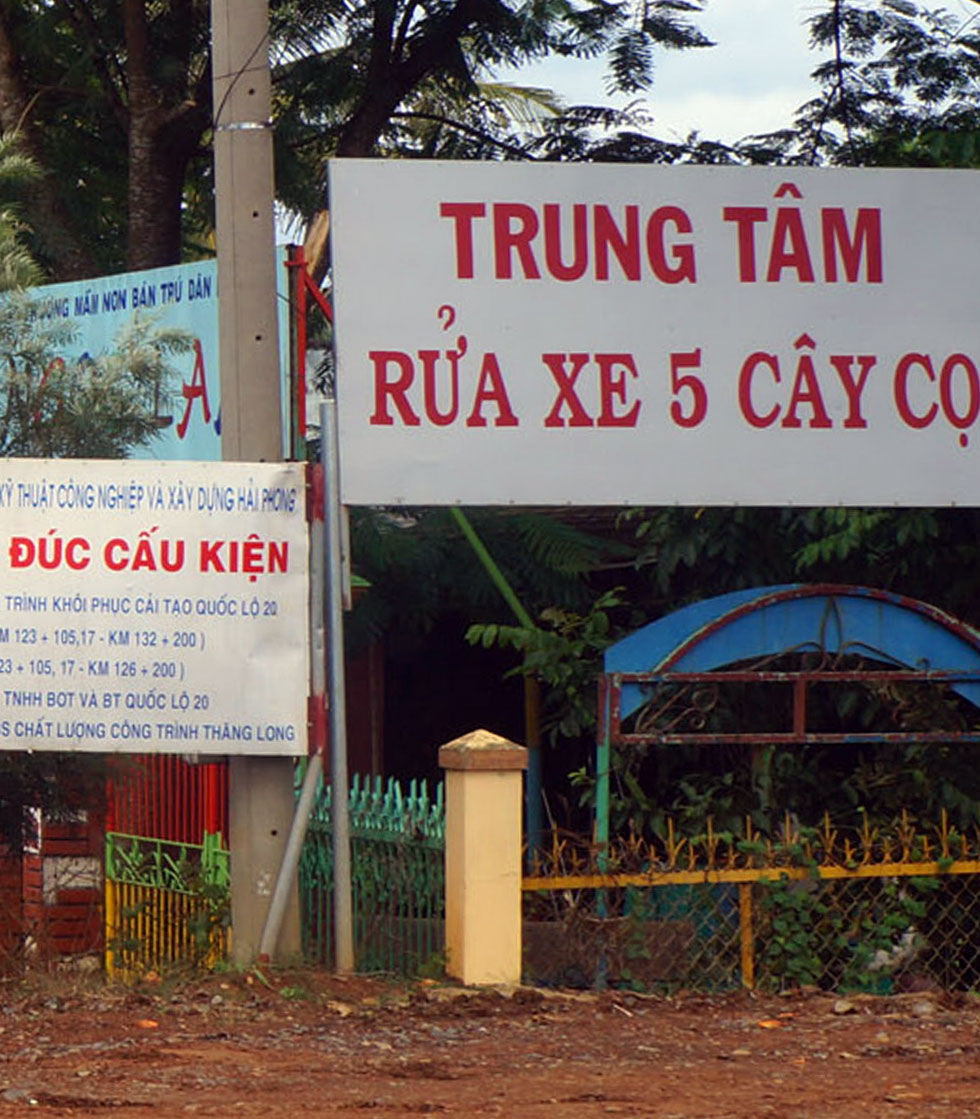 Loạn bảng quảng cáo &quot;Trung tâm&quot;!