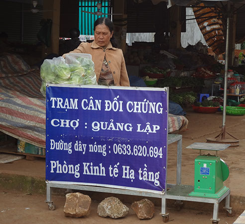 Đơn Dương: Trang bị cân đối chứng ở các chợ nông thôn