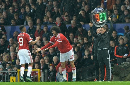 MU thắng trận, Van Gaal bị cổ động viên nhà la ó!