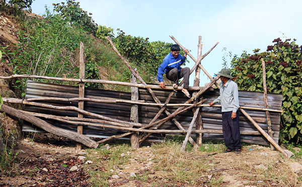 Đoạn đường bị rào