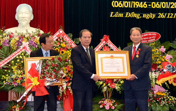 Ông Vũ Công Tiến, Nguyễn Bá Thuyền vinh dự nhận Huân chương Lao động hạng Nhất, Huân chương Lao động hạng Ba của Chủ tịch nước