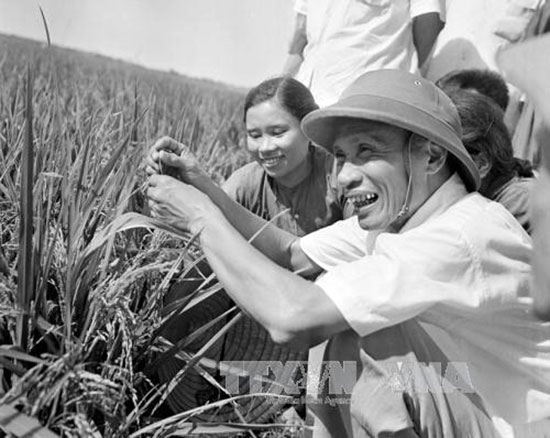Phạm Văn Đồng - nhà lãnh đạo có uy tín lớn, tấm gương sáng ngời trọn đời vì Đảng, vì nước, vì dân