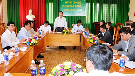 Đồng chí Nguyễn Xuân Tiến - UVTW Đảng, Bí thư Tỉnh ủy, Chủ tịch HĐND tỉnh làm việc với Đảng ủy xã Lộc Lâm và Công ty TNHH MTV Lâm nghiệp Bảo Lâm