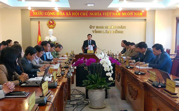 Đồng chí Đoàn Văn Việt - Phó Bí thư Tỉnh ủy, Chủ tịch UBND tỉnh phát biểu tại hội nghị