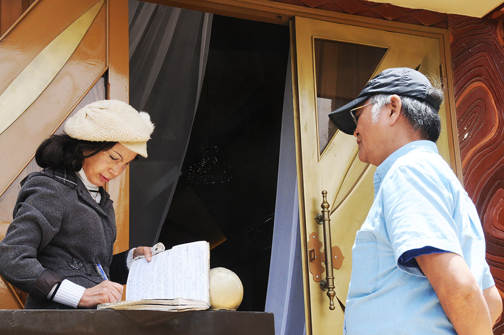 KTS Hoàng Đạo Kính và nữ kiến trúc sư Đặng Việt Nga ở công trình kiến trúc có tên “Lâu đài mạng nhện” tại Đà Lạt