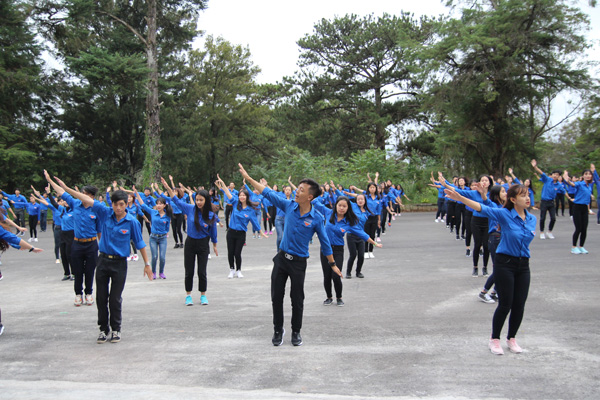 Sinh viên Đà Lạt tưng bừng tham gia Chương trình "Trường tôi là số 1"