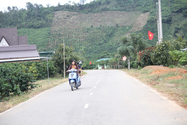 Cơ sở hạ tầng khang trang đã phần nào thể hiện diện mạo mới ở Liêng Srônh. Ảnh: N.Ngà