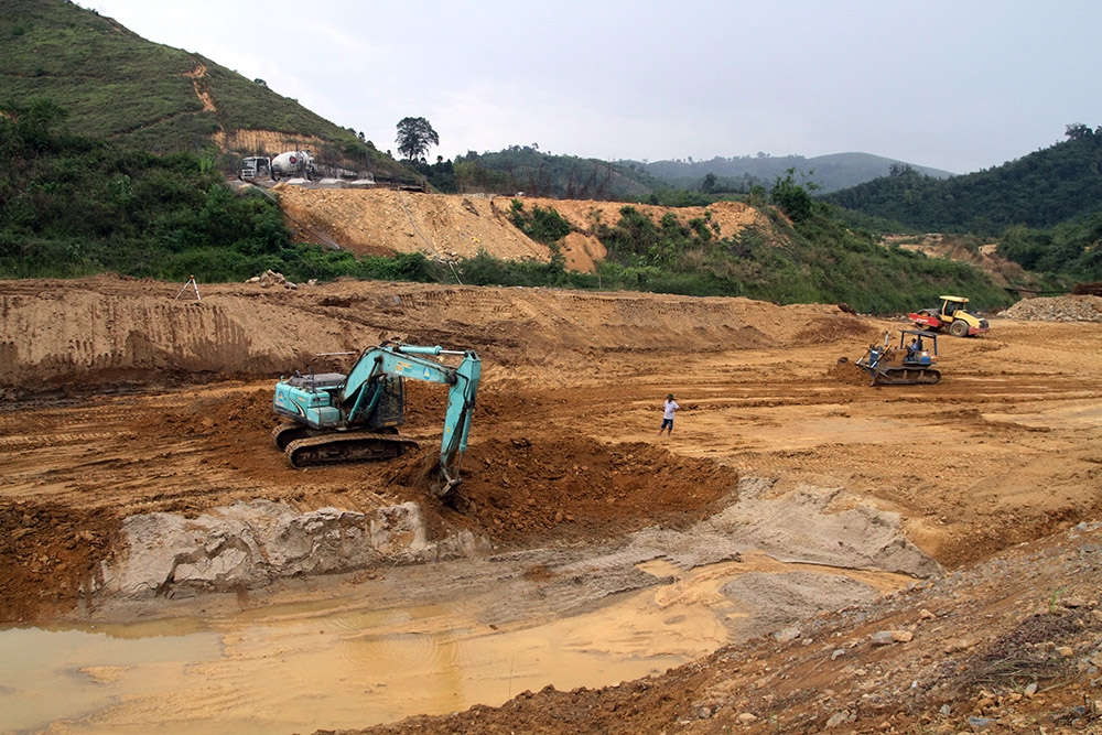 Hồ chứa nước Đạ Lây (huyện Đạ Tẻh) đang triển khai phần đập đầu mối, dự kiến tích nước vào tháng 6/2018