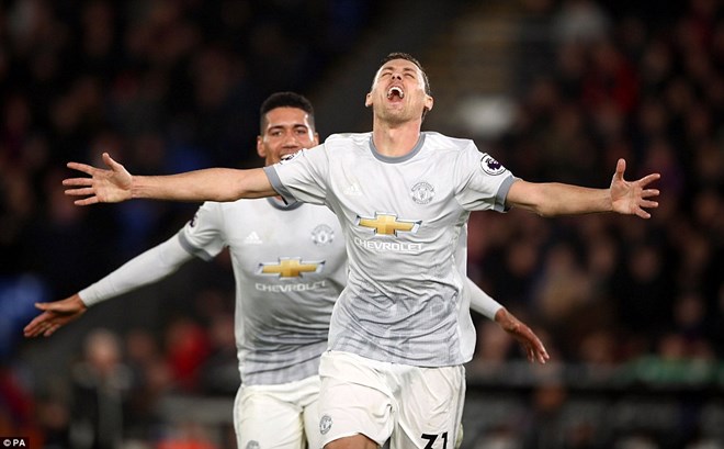 Manchester United ngược dòng hạ Crystal Palace đầy kịch tính