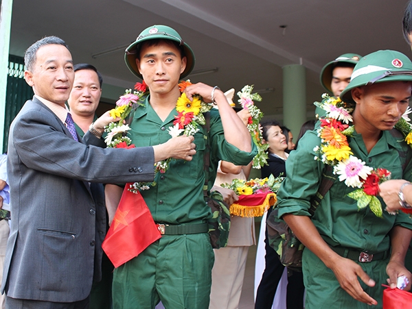 Đạ Huoai: Giao nhận quân năm 2018