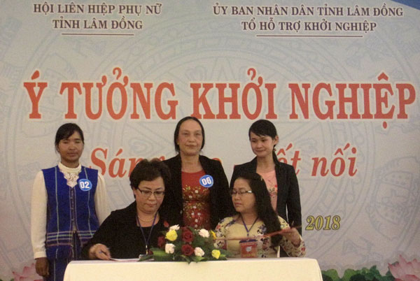 Hội LHPN và CLB nữ Doanh nhân Lâm Đồng ký kết chương trình hợp tác hỗ trợ phụ nữ khởi nghiệp