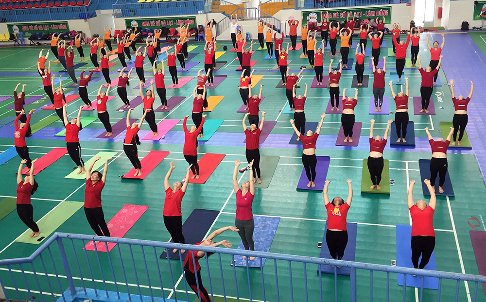 Đồng diễn Yoga nhân ngày Yoga thế giới tại Đà Lạt 