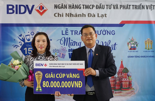 BIDV trao giải Cúp vàng trị giá 80 triệu đồng tại Chi nhánh Đà Lạt