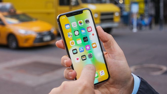 iPhone X. (Nguồn: Cnet)