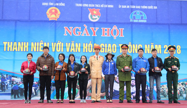 2.000 đoàn viên thanh niên tham gia Ngày hội Thanh niên với văn hóa giao thông năm 2018