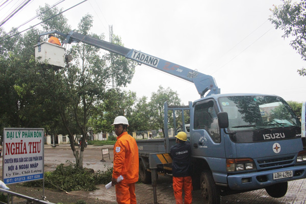 "Thắp sáng đường quê" nông thôn mới