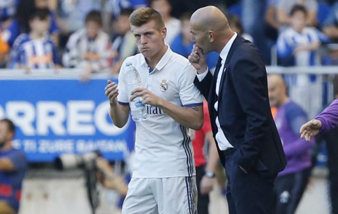 Zidane sẽ mang Kroos về Old Trafford nếu thay Mourinho? (Nguồn: Getty Images)