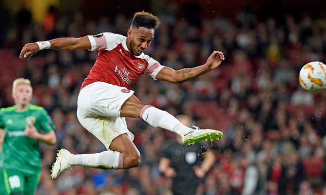 Aubameyang lập cú đúp giúp Arsenal giành chiến thắng. (Nguồn: EPA)