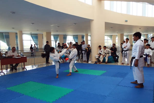 61 võ sinh thi thăng đẳng quốc gia môn Karate tại Đà Lạt