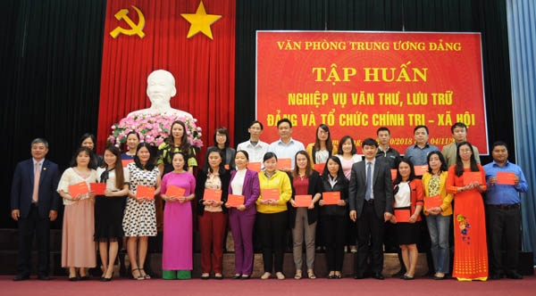 153 học viên hoàn thành lớp tập huấn công tác văn thư lưu trữ Đảng