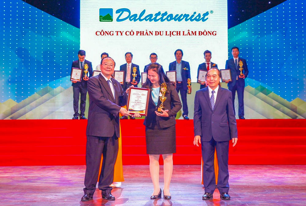 Dalattourist được vinh danh "TOP 10 Thương hiệu dẫn đầu Việt Nam"