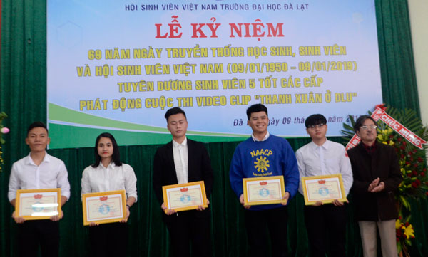 Đại học Đà Lạt kỷ niệm ngày truyền thống học sinh, sinh viên