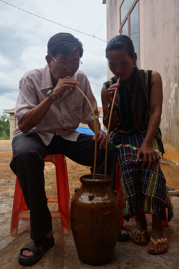 Rượu cần, thức uống không thể thiếu của người Tây Nguyên