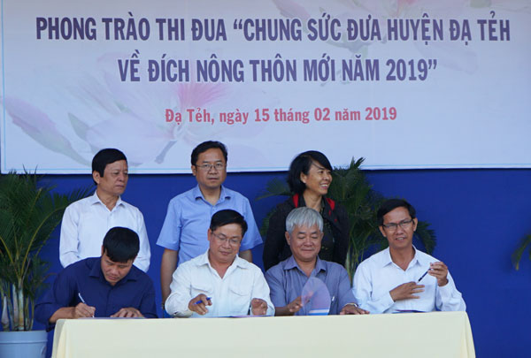 Đạ Tẻh: Phát động thi đua chung sức về đích nông thôn mới