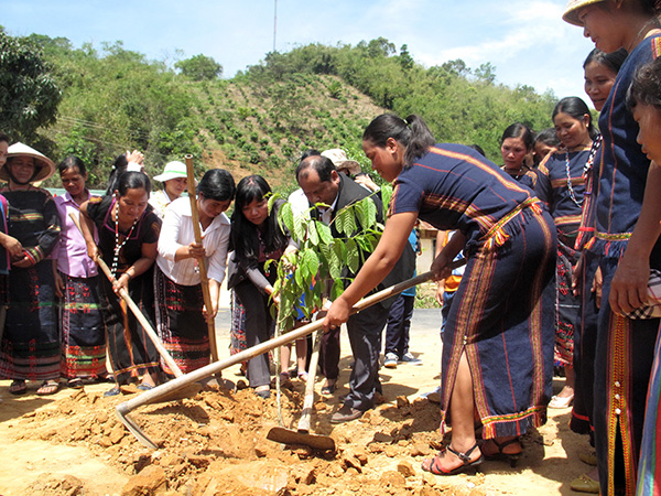 Phụ nữ chăm lo xây dựng gia đình no ấm, bình đẳng, tiến bộ, hạnh phúc