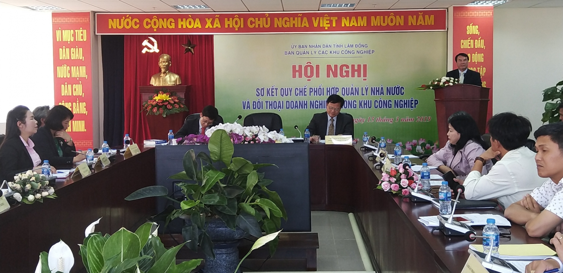 Toàn cảnh hội nghị