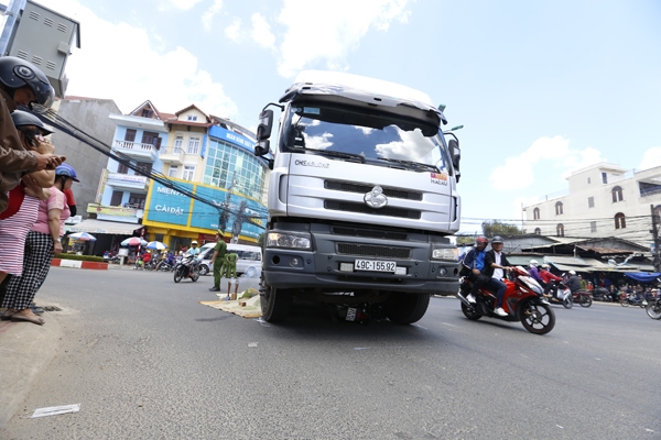 Vụ tai nạn đã làm một phụ nữ tử vong tại ngã tư Phan Chu Trinh